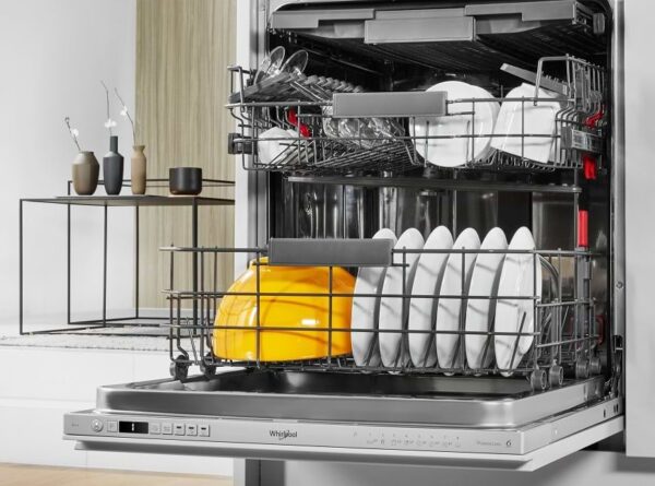 מדיח כלים אינטגראלי מלא WRIC3C26PF Whirlpool ווירפול
