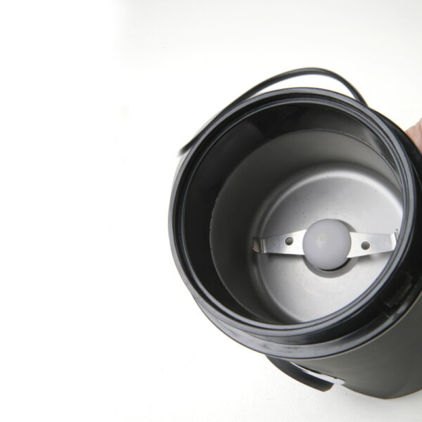 מטחנת קפה קומפקטית Black&Decker בלאק אנד דקר BXCG150E