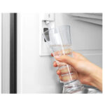 מקרר מקפיא תחתון 3 דלתות מבית HISNSE הייסנס דגם RT102B