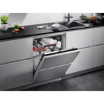 ⁦מדיח כלים אינטגרלי מלא AEG א.א.ג. ProIntensiv AirDry FSB52617Z⁩ – תמונה ⁦7⁩