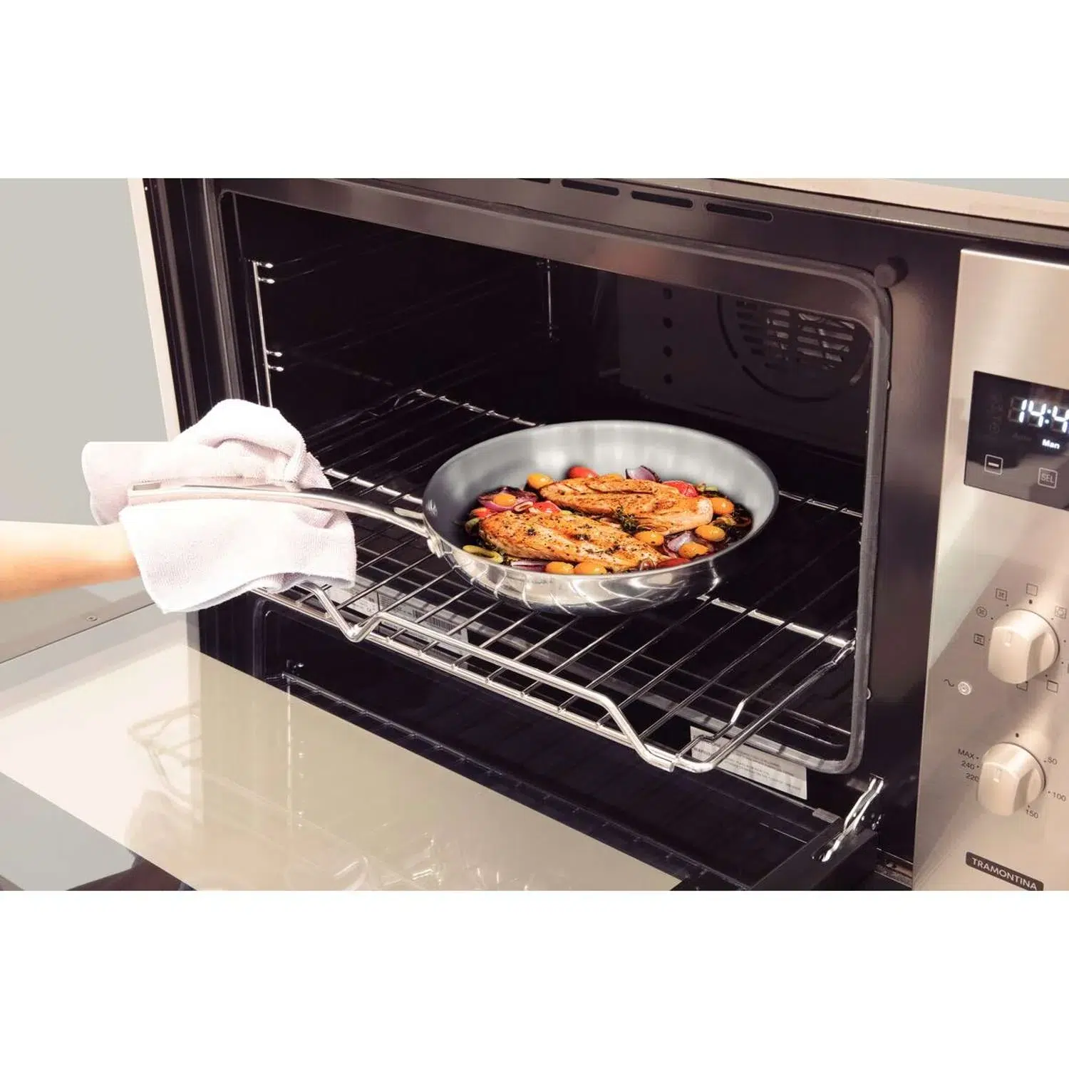 Tramontina-3-Ply-Stainless-Steel-Frying-Pan-20cm-1-2l-Tramontina-Store-3831.webp מחבת נירוסטה מקצועית 20 ס"מ Grano 62155/200 טרמונטינה Tramontina – תמונה 1